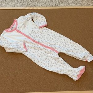 Baby sleeper with footsies